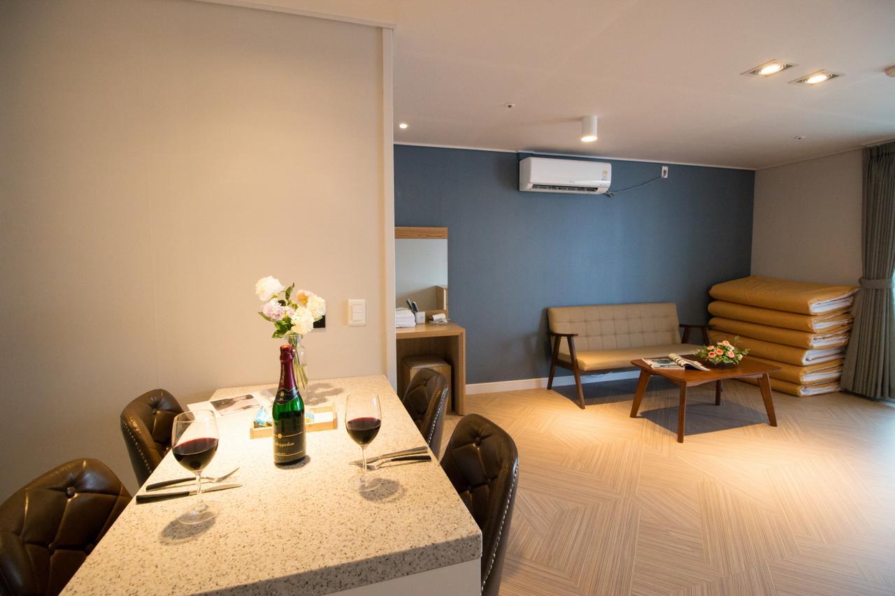 Lium Spa Hostel ヨス市 エクステリア 写真