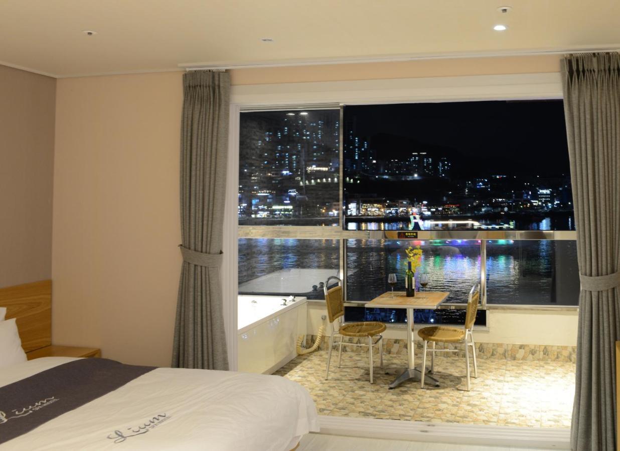 Lium Spa Hostel ヨス市 エクステリア 写真