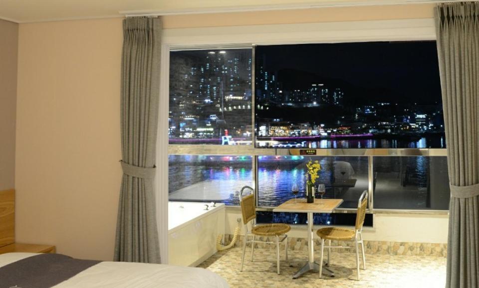 Lium Spa Hostel ヨス市 エクステリア 写真